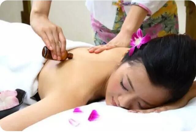 標(biāo)準(zhǔn)的美容院品牌連鎖加盟院都應(yīng)該注意些什么呢？_唯美度品牌美容