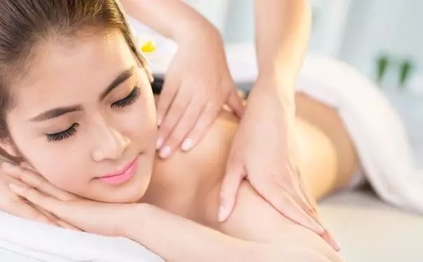 如何選擇美容院專(zhuān)業(yè)線產(chǎn)品？_唯美度美容院加盟