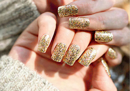 奔赴跨年趴，你需要TOK美甲來撐場面