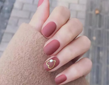 奔赴跨年趴，你需要TOK美甲來撐場面 