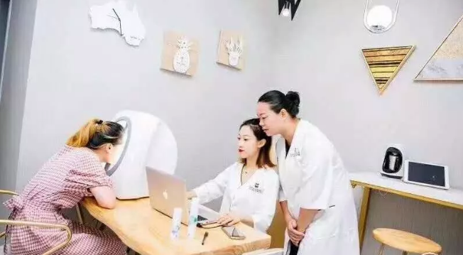 被粉刺、黑頭、毛孔、角質(zhì)糾纏？千萬(wàn)別忽視深層清潔