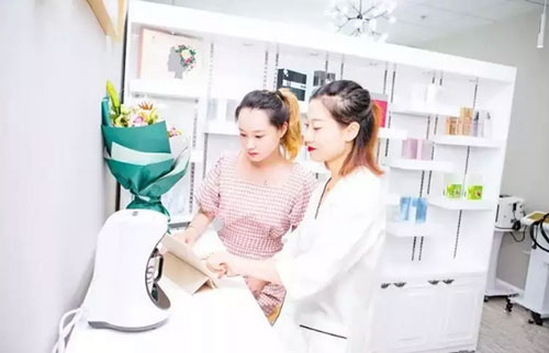 美膚館加盟哪個品牌好？VN智能光電美膚館怎么樣？