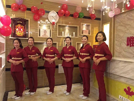 想在美容院工作，作為面試者應如何應對？