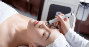 VN戰(zhàn)痘攻略：分階段分程度進行，根治痘痘就應該這么做