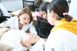 聚焦美業(yè)黃金變現(xiàn)期，這樣轉型幫你‘彎道超車’！